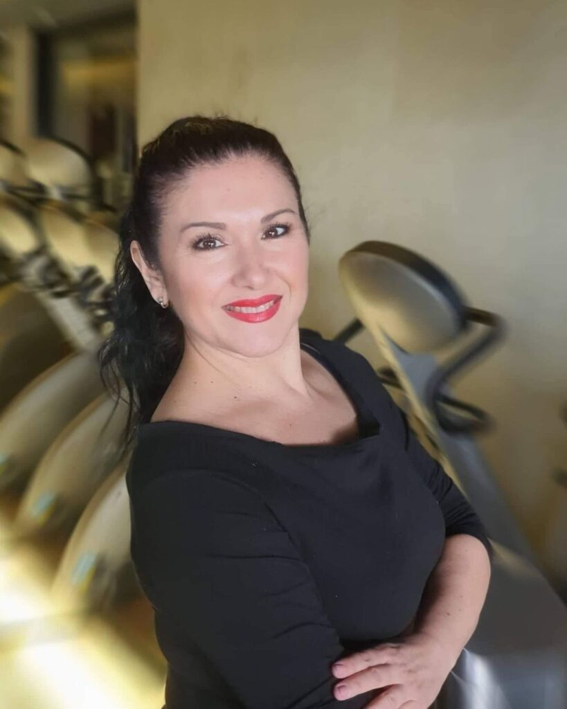 19 Ana Virginia Cabello