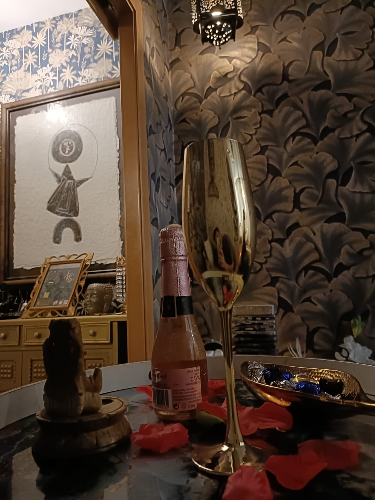 Ritual exclusivo de esencia de rosas Ritual exclusivo de esencia de rosas