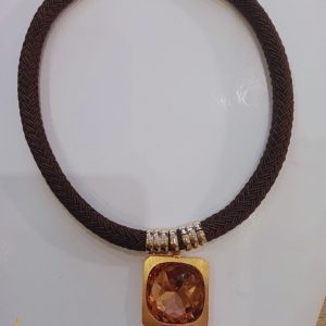 Collar marrón y cristal Swarovski oro